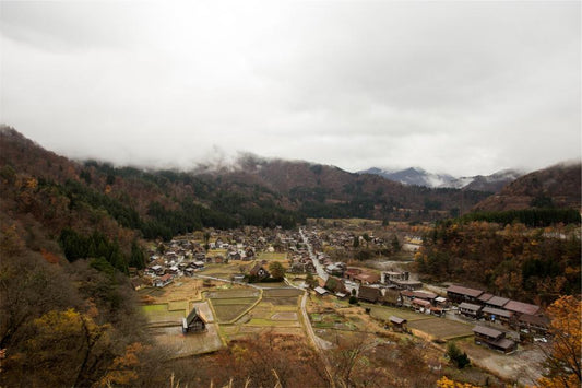 山あいの集落